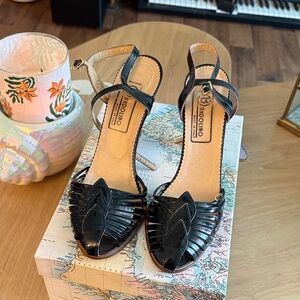 Black Women's Strappy Sandal Heels - Bandolino made in Italy - Vintage